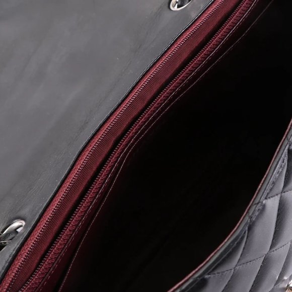 Chanel Black Quilted Lambskin Jumbo Single Flap Bag - Picture 4 of 7